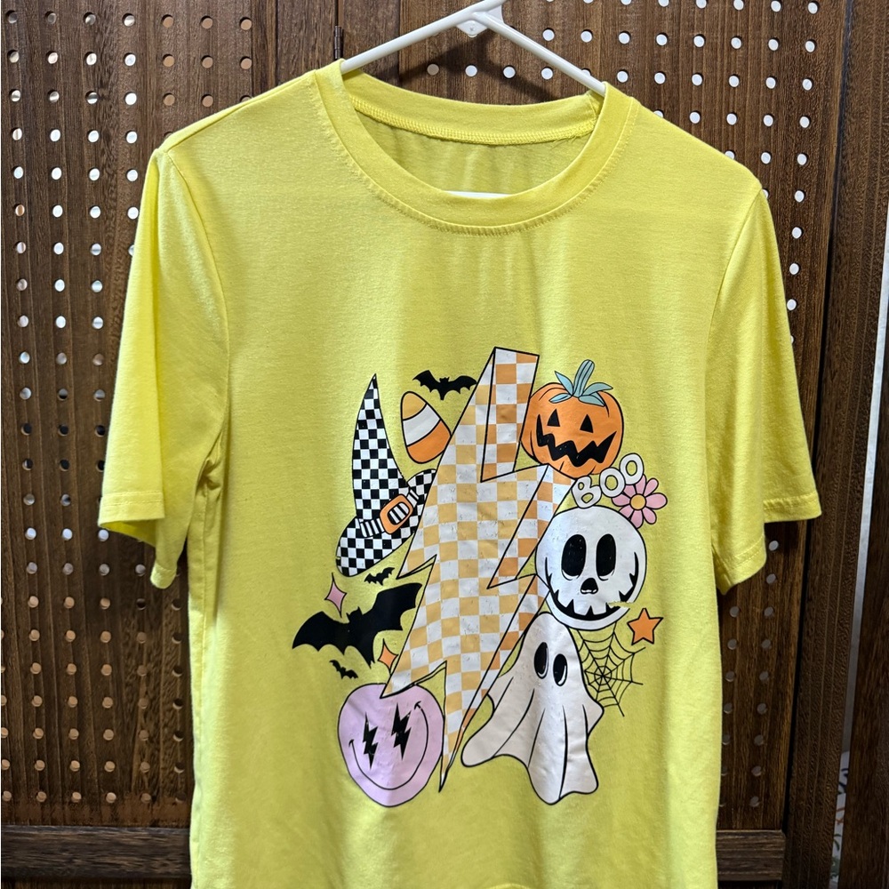 🍦 Yellow Halloween Graphic T-Shirt